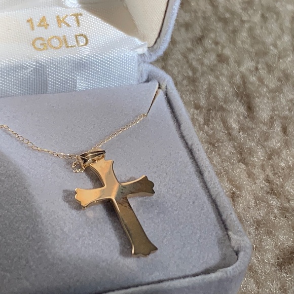 14K Gold Cross Pendant – 15/16 high by 9/16 wide - Picture 1 of 7